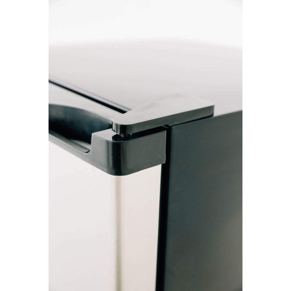 Summerset 21" 4.5 Cu. Ft. Left to Right Opening Compact Refrigerator SSRFR-21S-R Refrigerators SSRFR-21S-R Wine Coolers Empire