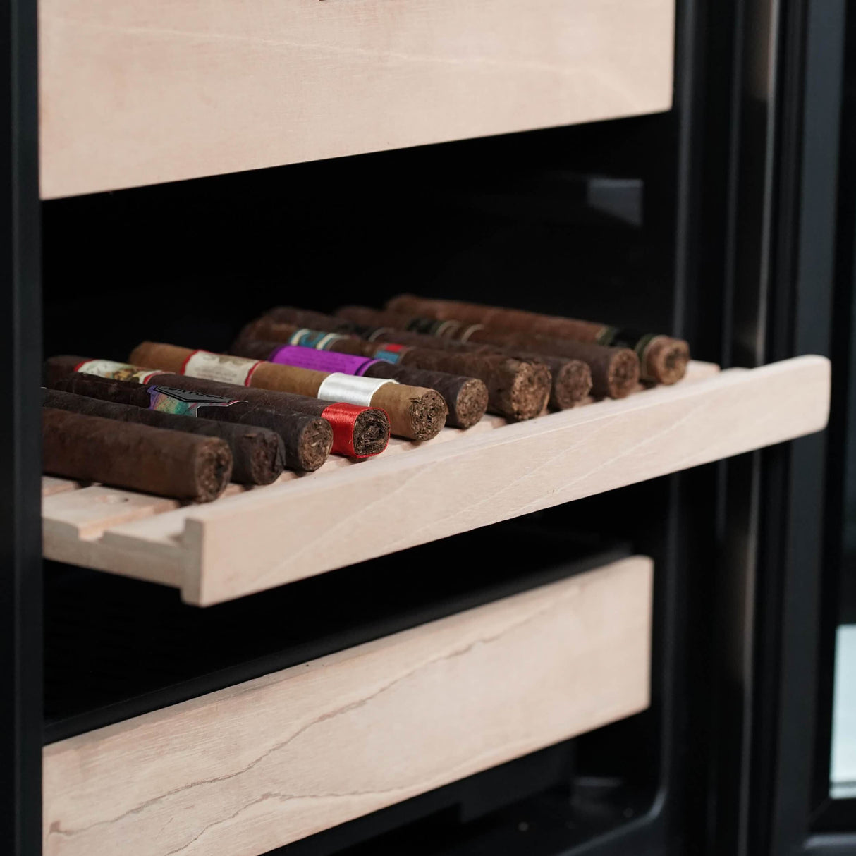 Whynter 4.2 cu.ft. Cigar Cabinet Cooler Humidor CHC-421HC Cigar Humidors CHC-421HC Wine Coolers Empire