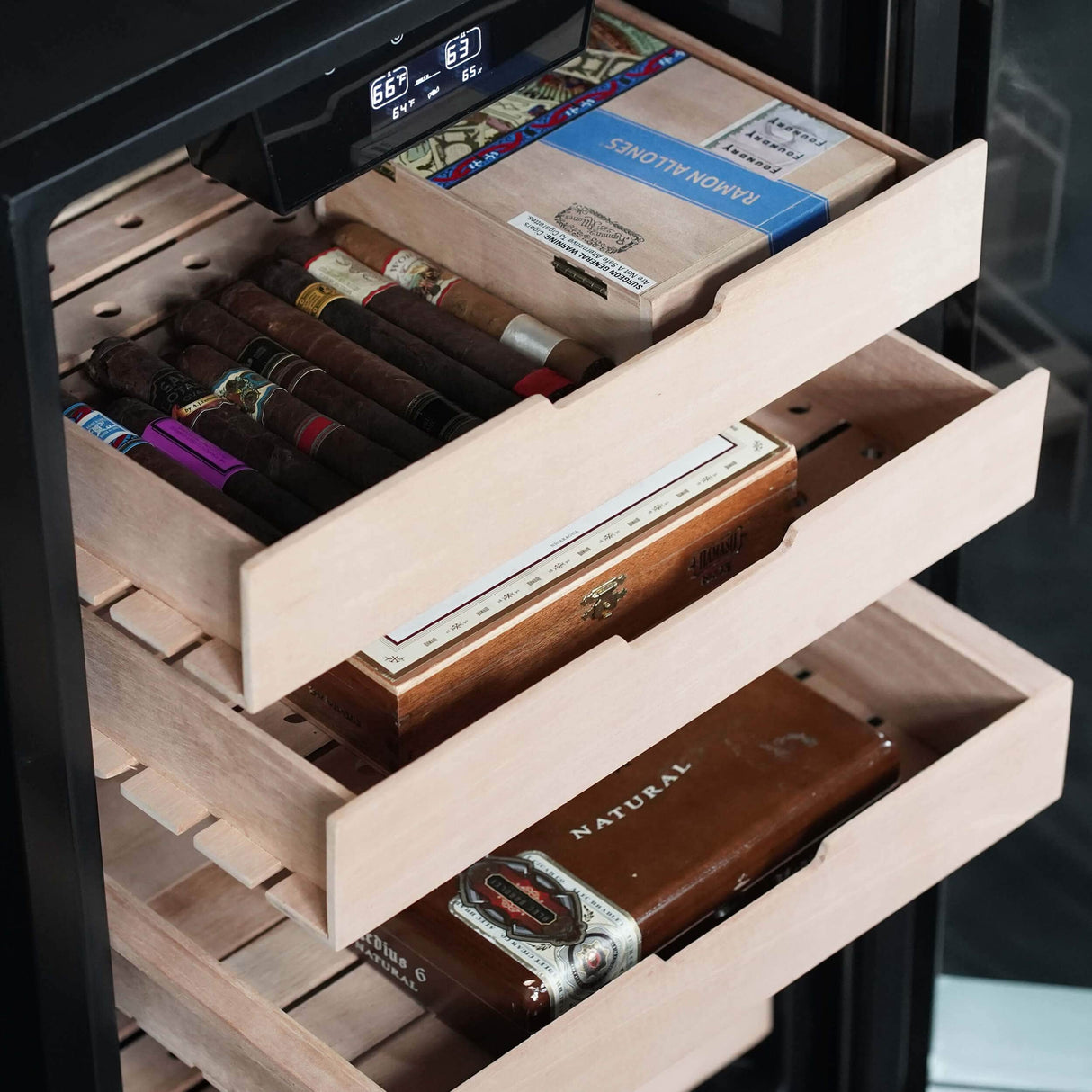 Whynter 4.2 cu.ft. Cigar Cabinet Cooler Humidor CHC-421HC Cigar Humidors CHC-421HC Wine Coolers Empire