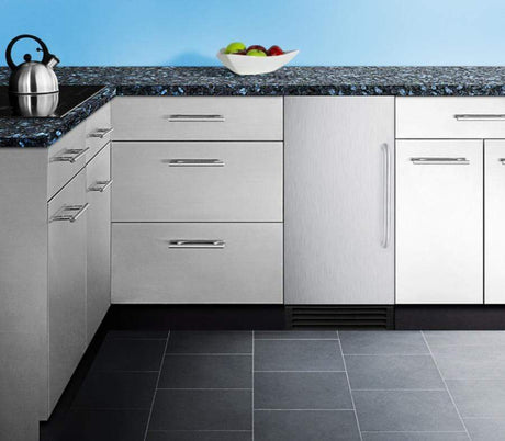 Summit Built-In 50 lb. Clear Icemaker BIM44GADA Ice Makers BIM44GADA Wine Coolers Empire